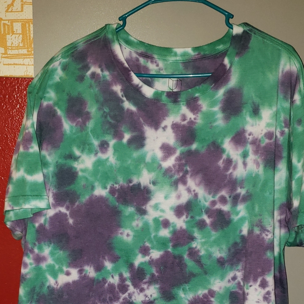 Men's tie dyed T-shirt